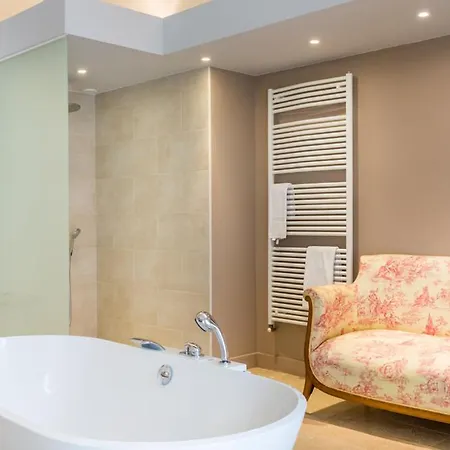 Chateau Sleeps 19 Pool Wifi بيت للعطل Castelsagrat